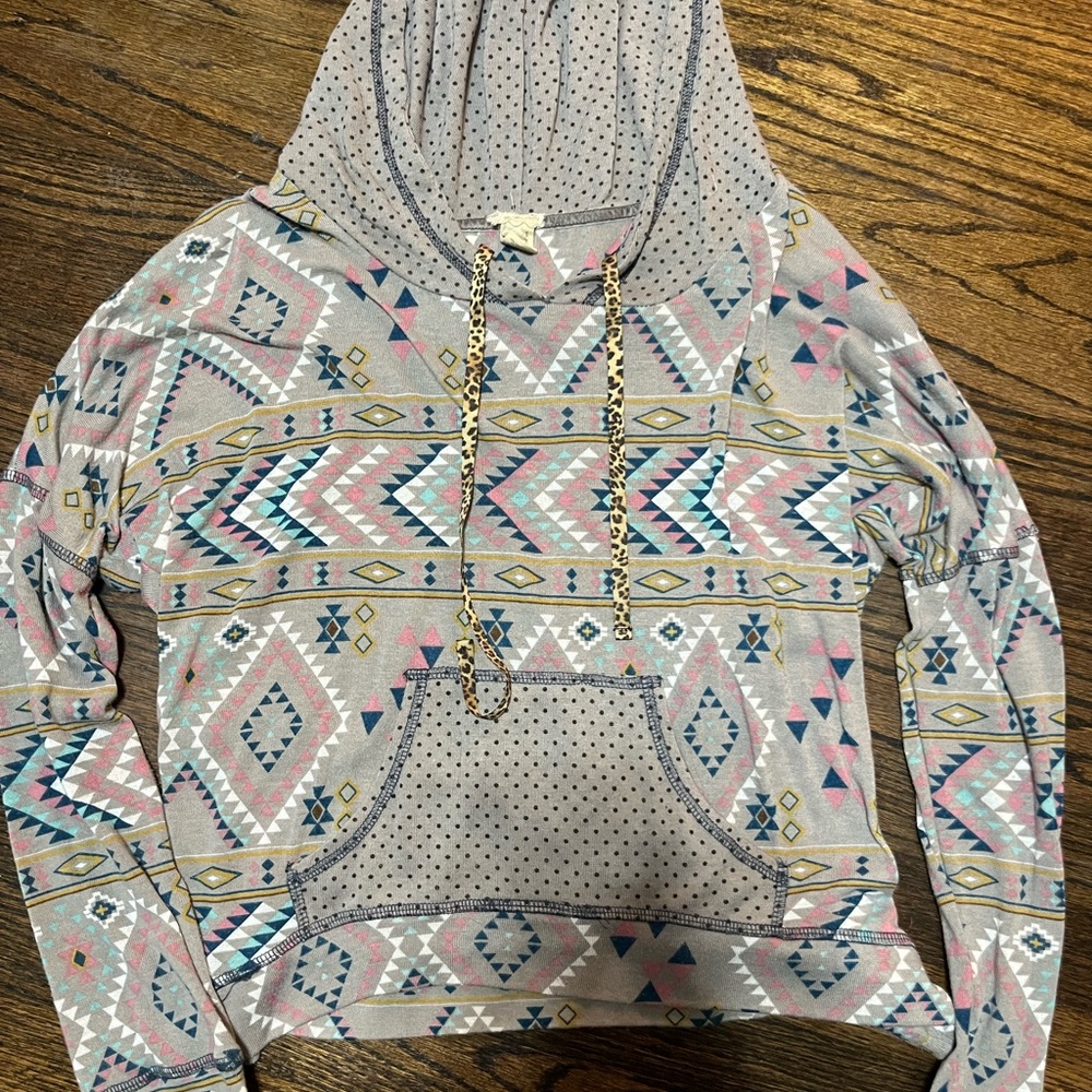 BKE Geometric Patterned Hoodie Size L